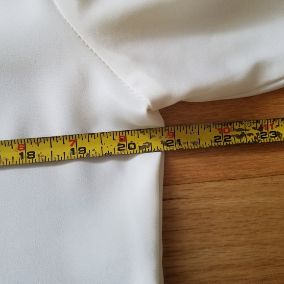 🚨3/$15🚨 Cream Color Office Blouse - Size 10 - Picture 5 of 8